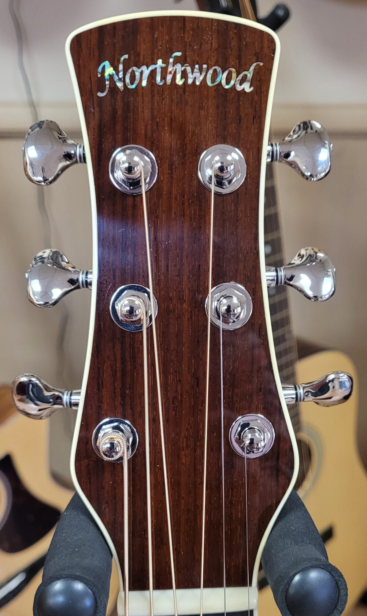 Northwood Guitars R8014000 Woodstock School of Music